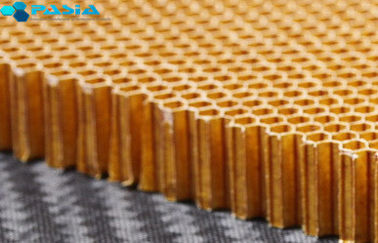 China Sound Insulation Aramid Honeycomb Panels Satin Weave Pattern 120 G/M2 supplier